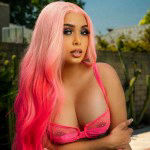 Cute ebony babe Aaliyah Hadid gets load of jizz on her face