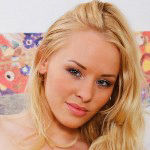 Russian blonde Lola Taylor loves deep sex